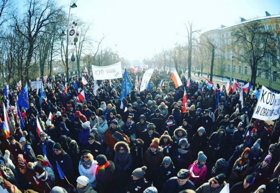 Manifestacja Komitetu w Warszawie, 23 stycznia 2016 r., źródło: twitter.com/Kom_Obr_Dem