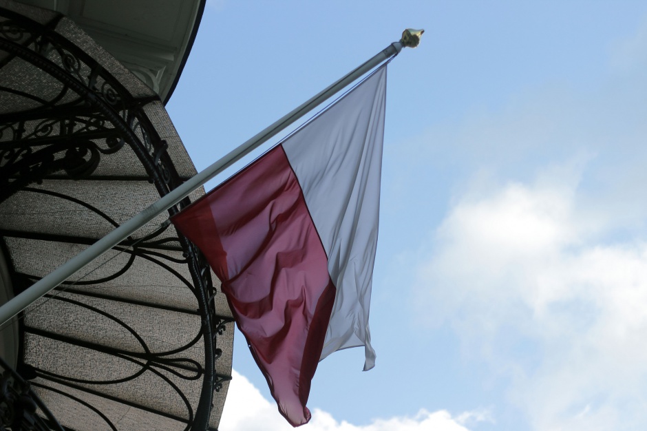 Polska flaga, źródło: Lukas Plewnia, flickr.com, CC BY-SA 2.0