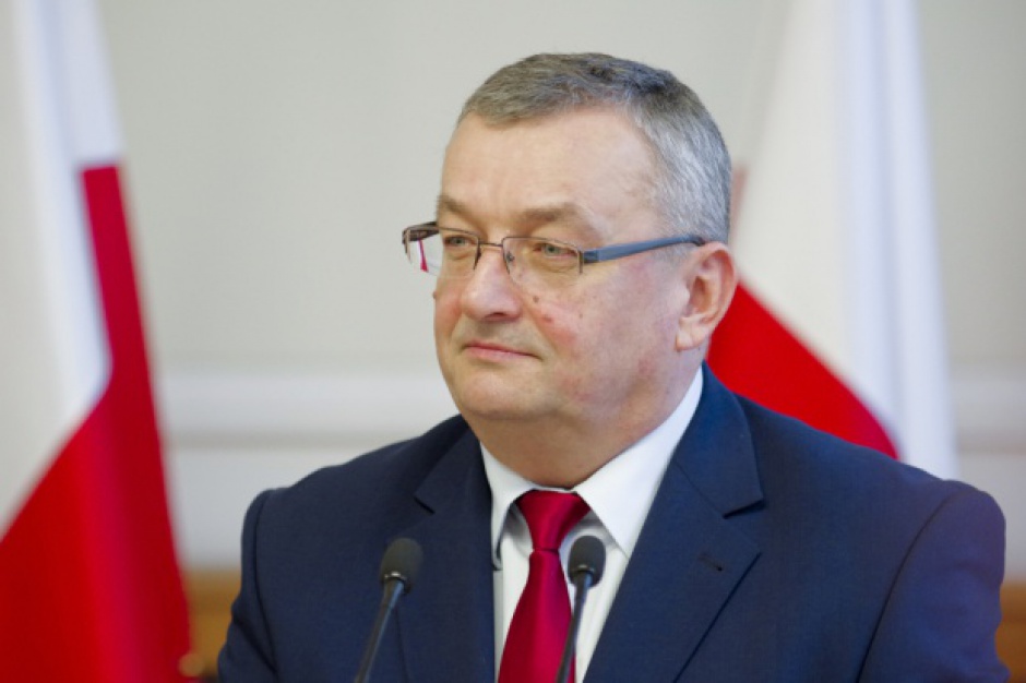 Minister Adamczyk zapewniał, że projekt nie zabija elektrowni wiatrowych (fot. PTWP)