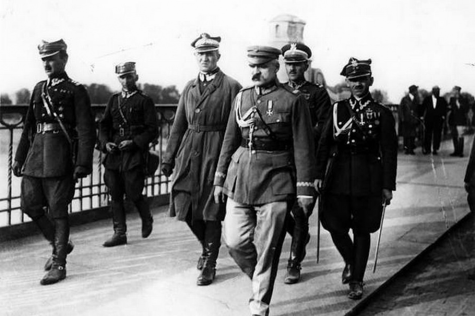 Marszałek na moście Poniatowskiego w Warszawie, w czasie zamachu, źródło: wikipedia.org/domena publiczna
