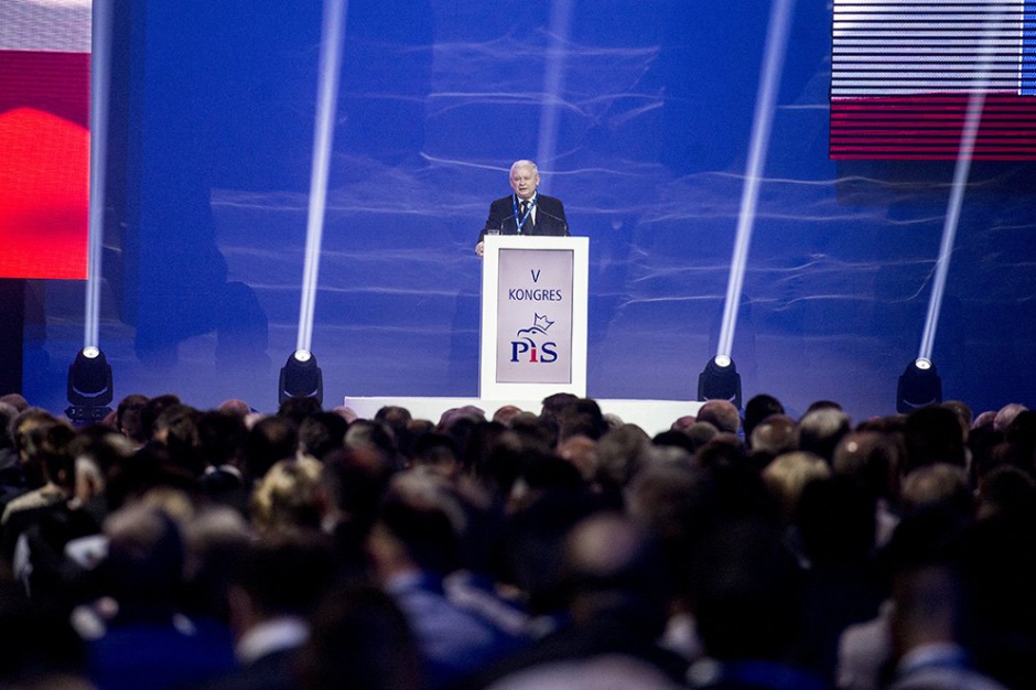 W uchwale przyjętej przez kongres znajduje się postulat, żeby zamiast hasła "więcej Unii" stosować hasła: "Europa wielu narodów" i "Europa solidarnych państw" (fot.pis.org.pl)