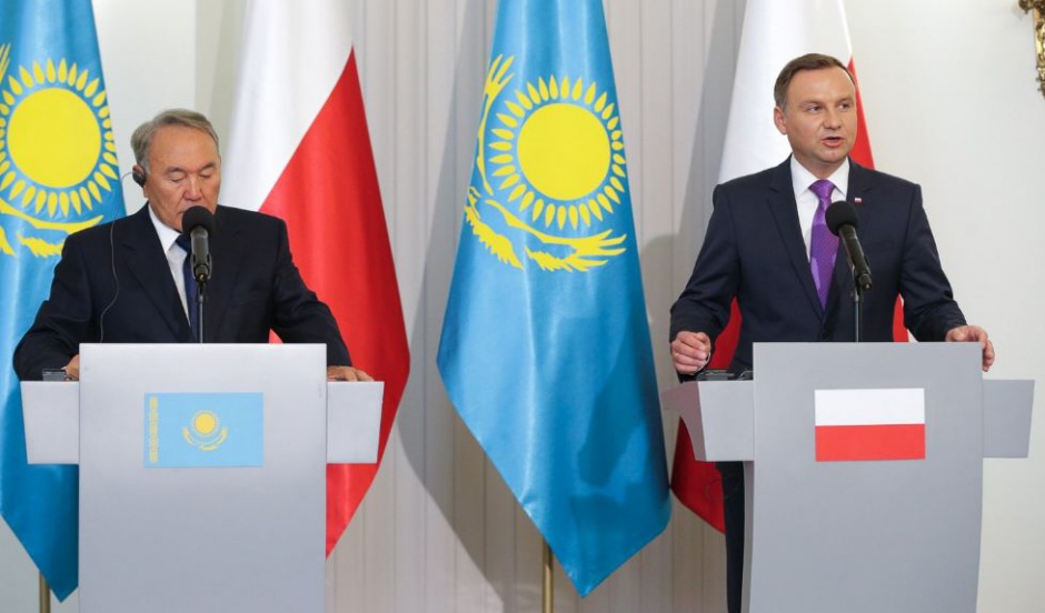 Andrzej Duda dziękował prezydentowi Kazachstanu za rozpoczęcie wdrażania umowy międzyrządowej o współpracy w dziedzinie edukacji.  (Fot. Twitter/Kancelaria Prezydenta)