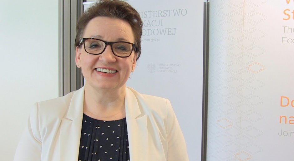 Minister Anna Zalewska zapowiedziała reformę edukacji w końcu roku szkolnego 2015/2016, źródło: youtube.com