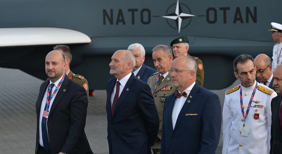 Minister Antoni Macierewicz w czasie szczytu NATO w Warszawie, lipiec 2016 roku, źródło: MON/twitter.com