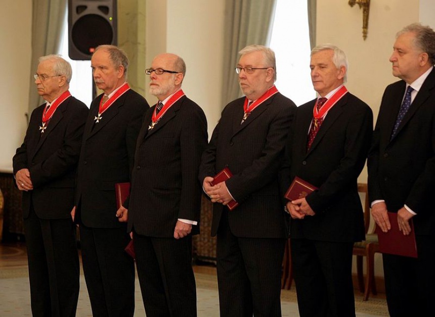 Byli i obecny prezesi sądu konstytucyjnego, Andrzej Rzepliński pierwszy z prawej, źródło: wikipedia.org/CC