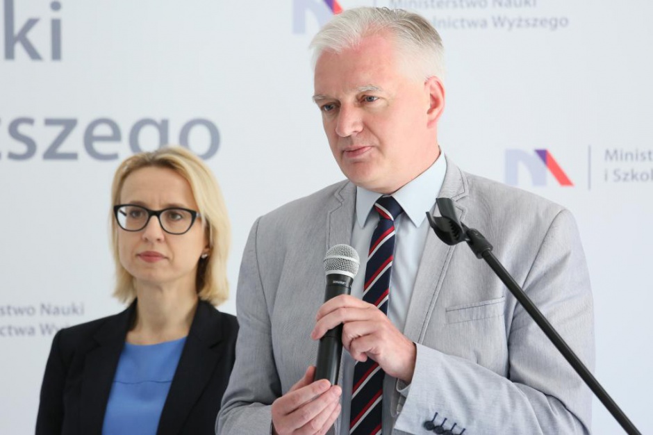 Jarosław Gowin blisko rok jest wicepremierem i ministrem nauki, źródło: mnisw.gov.pl