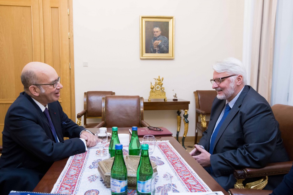 Głównym tematem rozmowy szefa polskiej dyplomacji z ambasadorem Francji była współpraca bilateralna naszych krajów. (fot. M. Jasiulewicz/MSZ)