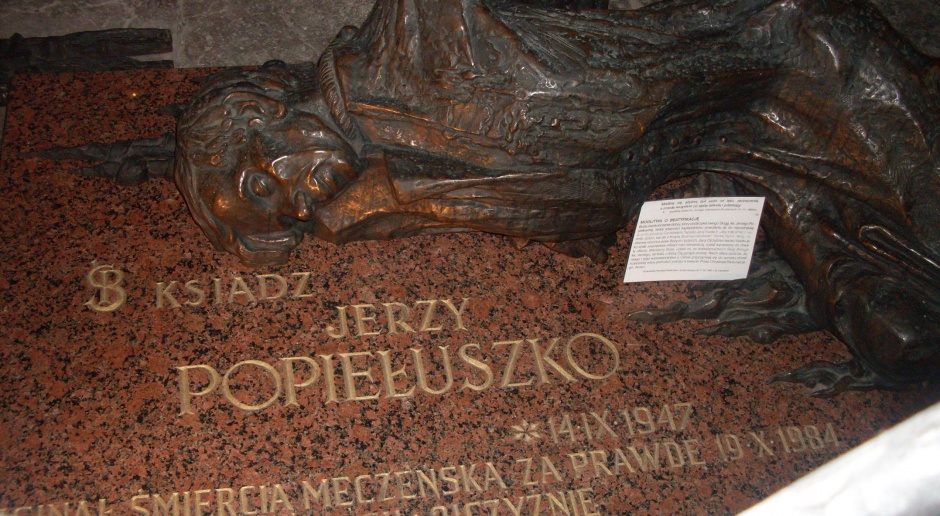 Mogiła ks. Jerzego Popiełuszki, źródło: wikipedia.org/CC