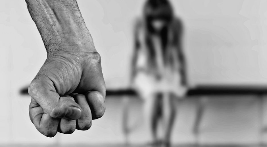 Wedle danych posłanek Nowoczesnej trzy kobiety na tydzień giną w wyniku przemocy domowej, której przeciwdziała omawiana konwencja, źródło: pixabay.com/domena publiczna