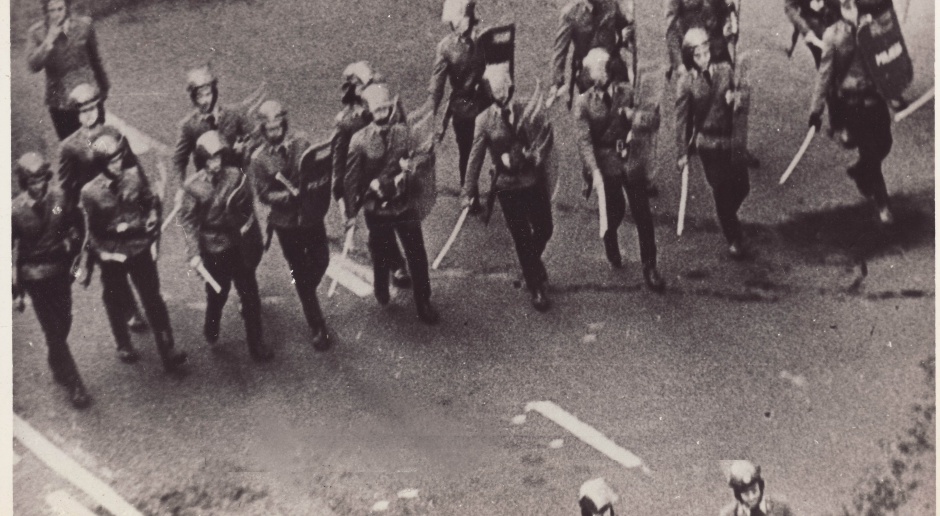 Siły Milicji Obywatelskiej na pacyfikacji demonstracji w okresie PRL, źródło: wikipedia.org/CC 