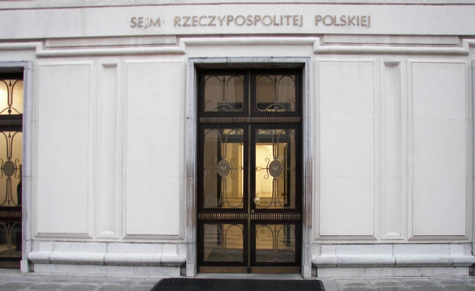W wyniku protestów z 16 grudnia Sejm zablokowano policją, a posłowie opozycji blisko miesiąc pozostawali na sali plenarnej, źródło: Kancelaria Sejmu/sejm.gov.pl