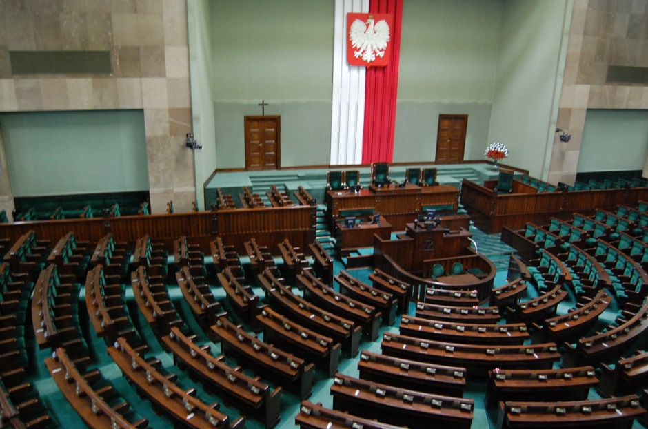 W Sejmie pracują posłowie i senatorowie. W środę (25 stycznia) wrócili do normalnej pracy, którą zakłócił protest z 16 grudnia, źródło: wikipedia.org/CC