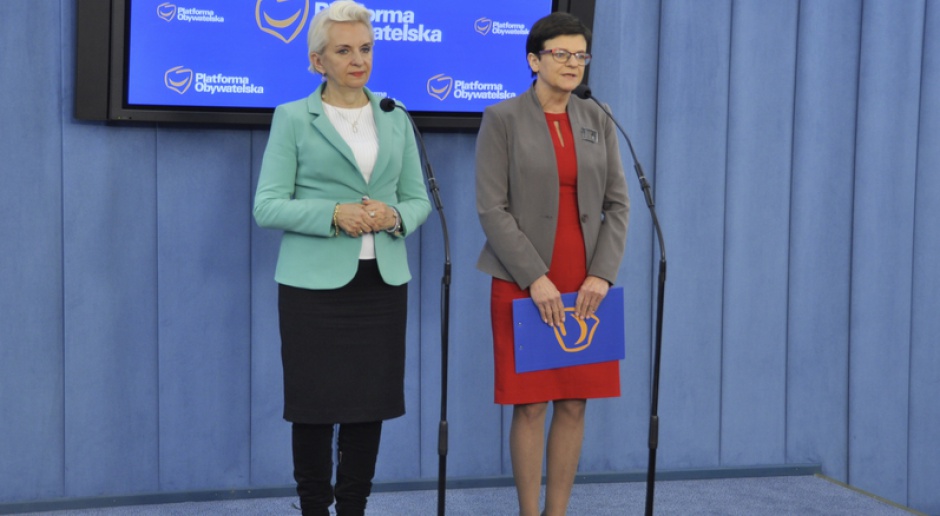 Krystyna Szumilas po prawej, źródło: szumilas.pl