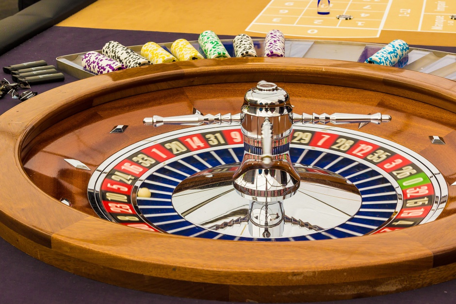 W myśl nowych przepisów "grami hazardowymi są gry losowe, zakłady wzajemne, gry w karty, gry na automatach" (fot.pixabay)