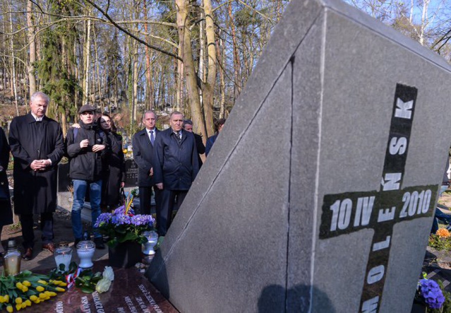 PO chce postawić pomnik upamiętniający ofiary katastrofy smoleńskiej (twitter.com/SchetynadlaPO)