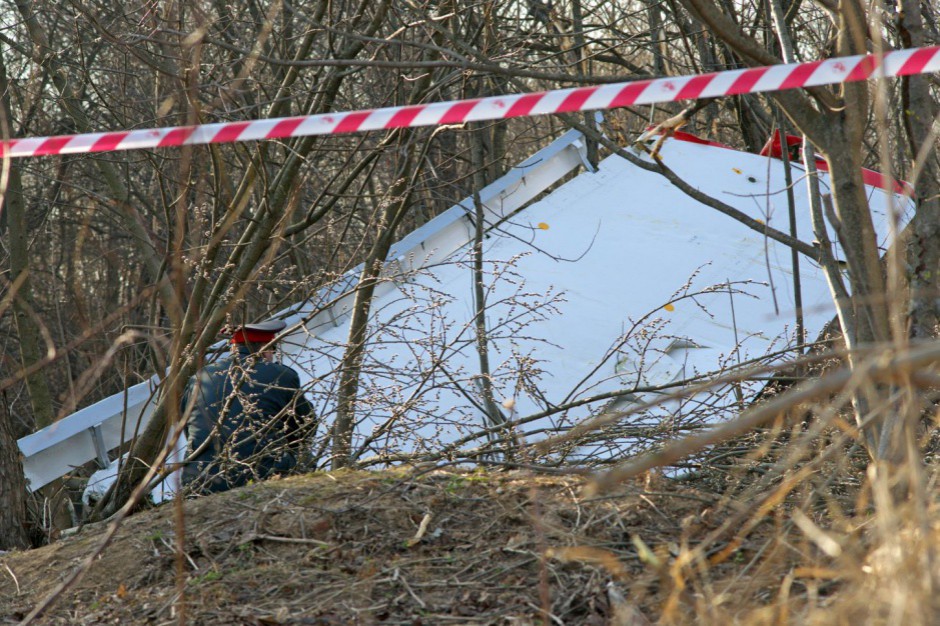 Katastrofa Smoleńska: Fragmenty samolotu TU-154 M, który rozbił się pod Smoleńskiem (fot.wikipedia.org/ Serge Serebro, Vitebsk Popular News)