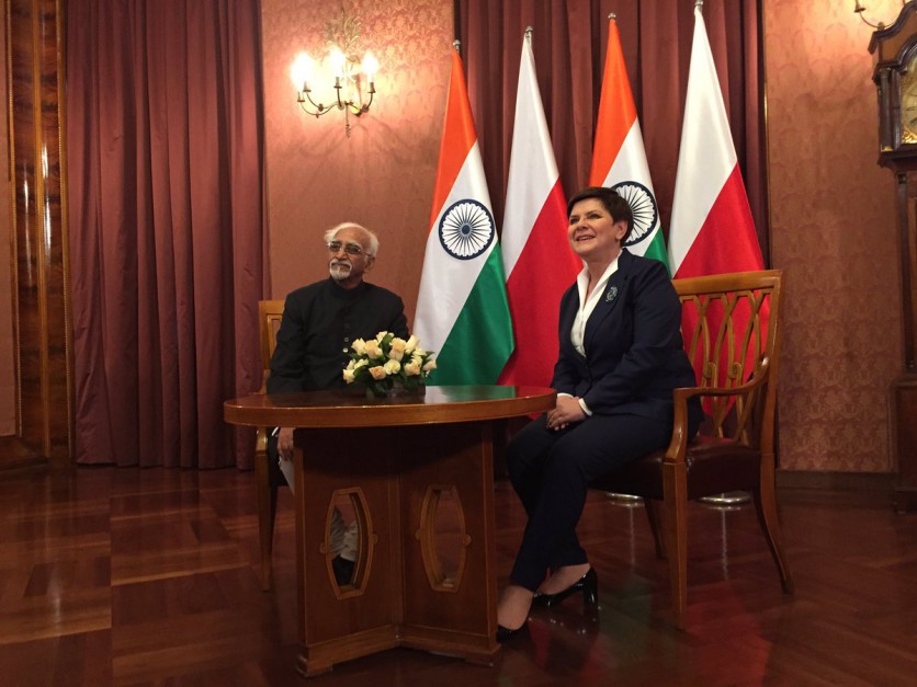 Wiceprezydent Indii Mohammad Hamind Ansari i premier Beata Szydło. (fot. Twitter)