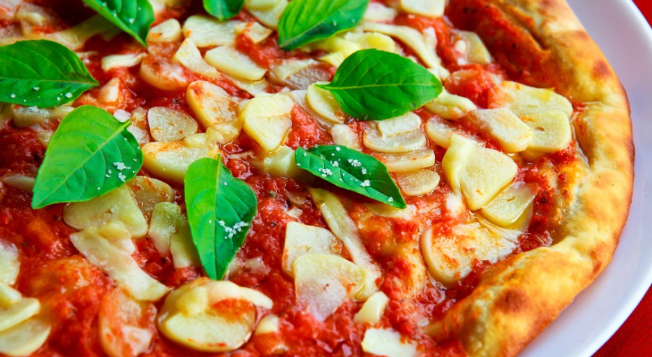 W debacie o wielkiej gospodarce żartem pojawił się przysmak kulinarny z Półwyspu Apenińskiego, jakim jest pizza - marka kuchni włoskiej, źródło: unsplash.com