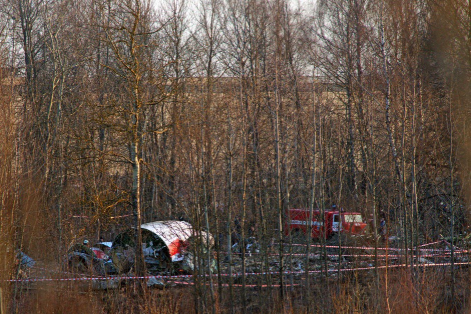 Fragmenty wraku TU-154 M, który rozbił się pod Smoleńskiem (fot.wikipedia.org/Serge Serebro, Vitebsk Popular News)