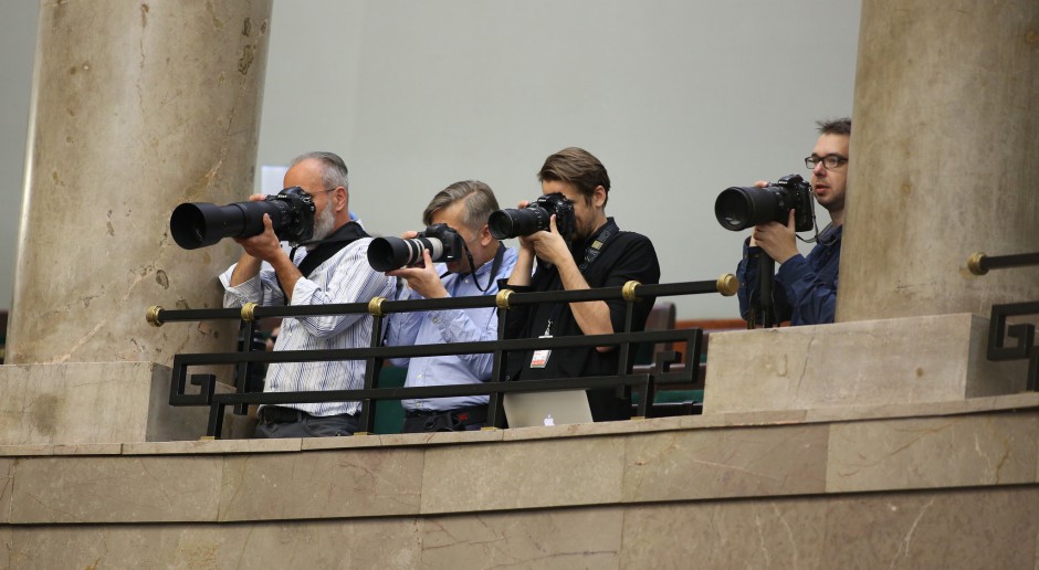 Dziennikarze na galerii sejmowej w czasie 44. posiedzenia Sejmu, źródło: Krzysztof Białoskórski/SejmRP/flickr.com/CC BY 2.0