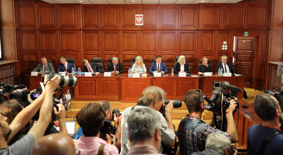 Komisja śledcza ds. Amber Gold w warszawskim sądzie w którym przesłuchiwano Marcina P., źródło: Sejm RP/twitter.com/KancelariaSejmu