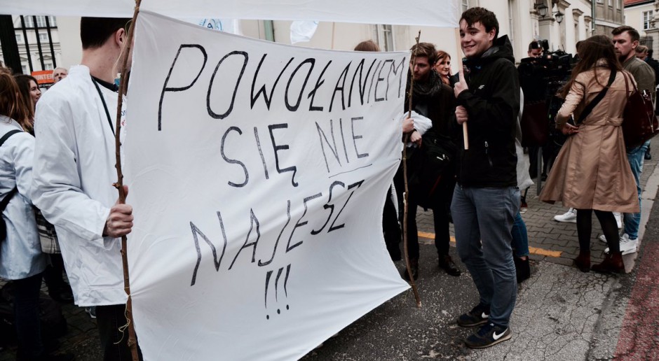 Protestujący lekarze w Warszawie, źródło: PSL/twitter.com