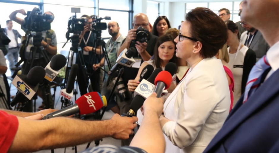 MEN, Zalewska: Ze zmianami w oświacie równolegle nowe podstawy programowe i podręczniki 