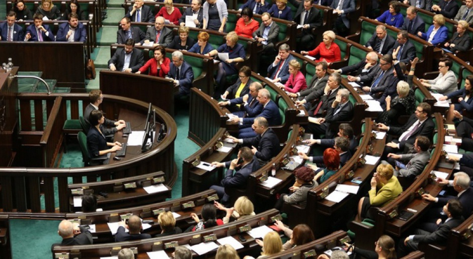 Sejm uchwalił ustawę o organizacji i trybie postępowania przed TK