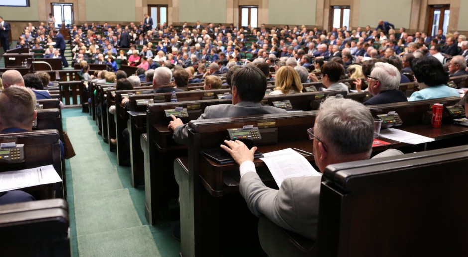 Sondaż Cbos Polacy Ocenili Prezydenta Parlament I Trybunał Konstytucyjny 7616