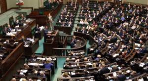 PiS nie chce zwolnić emerytur z podatku dochodowego
