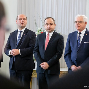 Konrad Szymański - Minister do spraw Unii Europejskiej - oceniaj pracę rządu