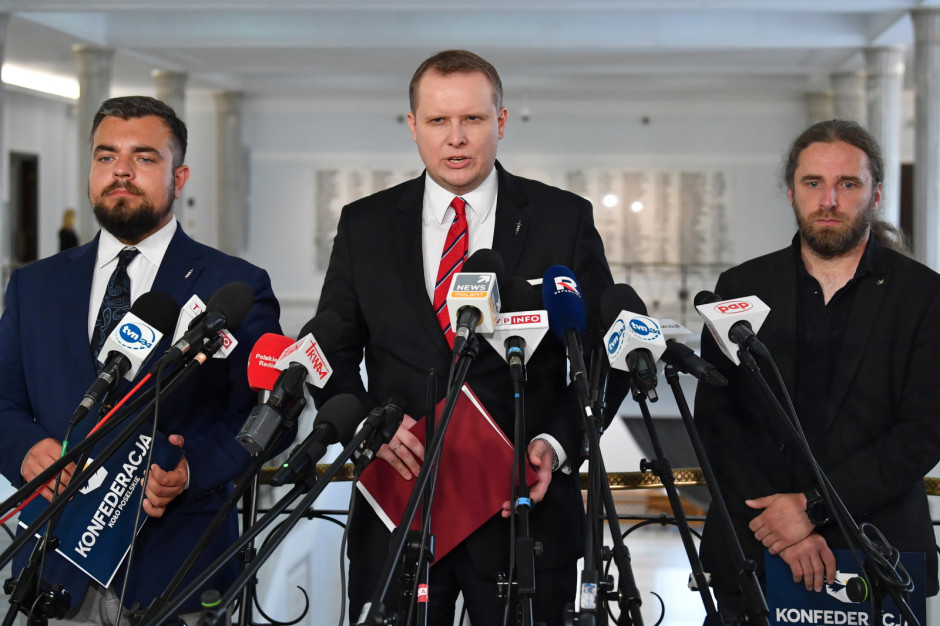 Kamiński (Konfederacja): Im dłużej będziemy "na pasku" USA, tym mocniej będziemy się pogrążać - Vimarsana News